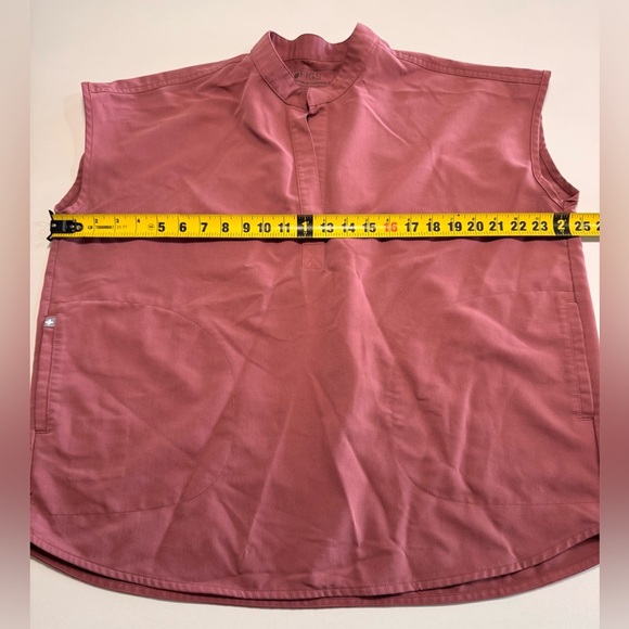 Figs Womens Rafaela Oversized Scrub Top Madarin Collar Mauve Size Large - Picture 8 of 9